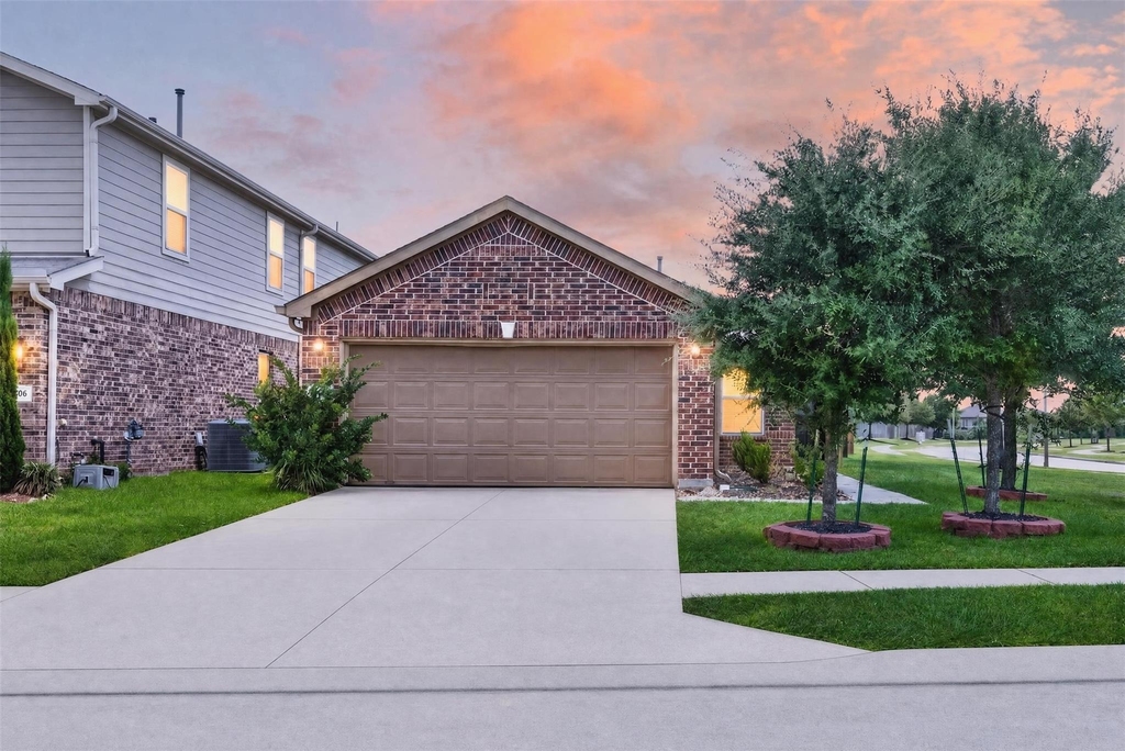 5202 Pine Forest Ridge Street - Photo 2
