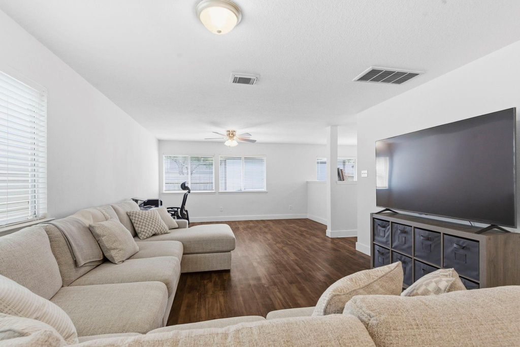 3947 Carriage Park Row - Photo 7