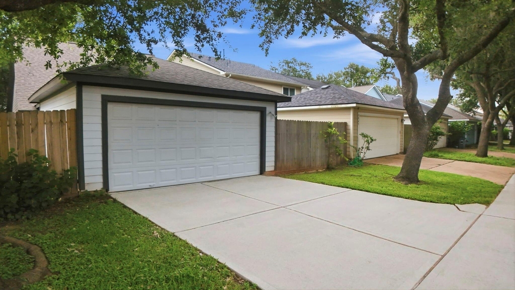 3947 Carriage Park Row - Photo 27