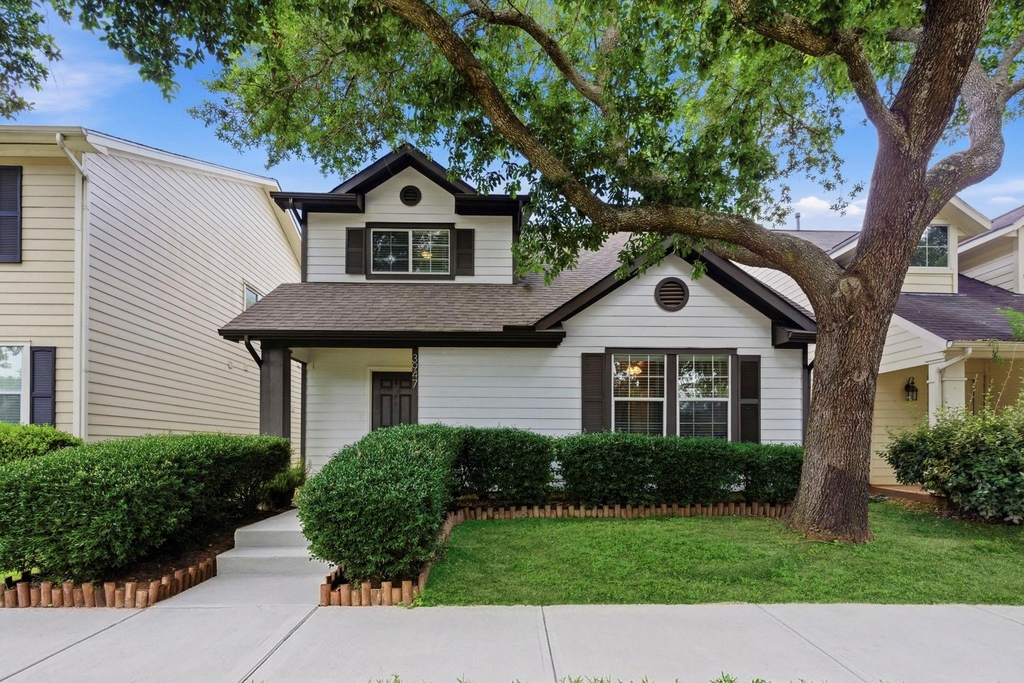 3947 Carriage Park Row - Photo 0