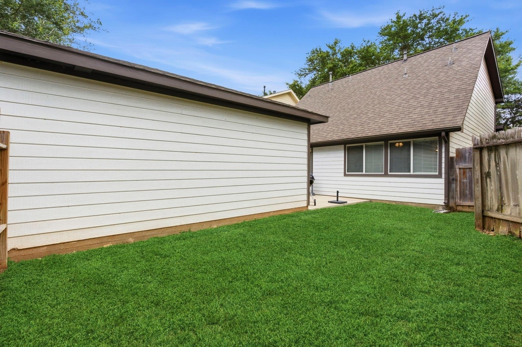 3947 Carriage Park Row - Photo 25