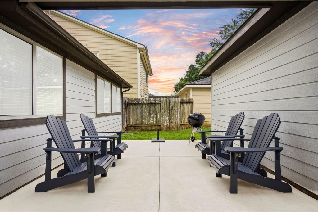 3947 Carriage Park Row - Photo 24