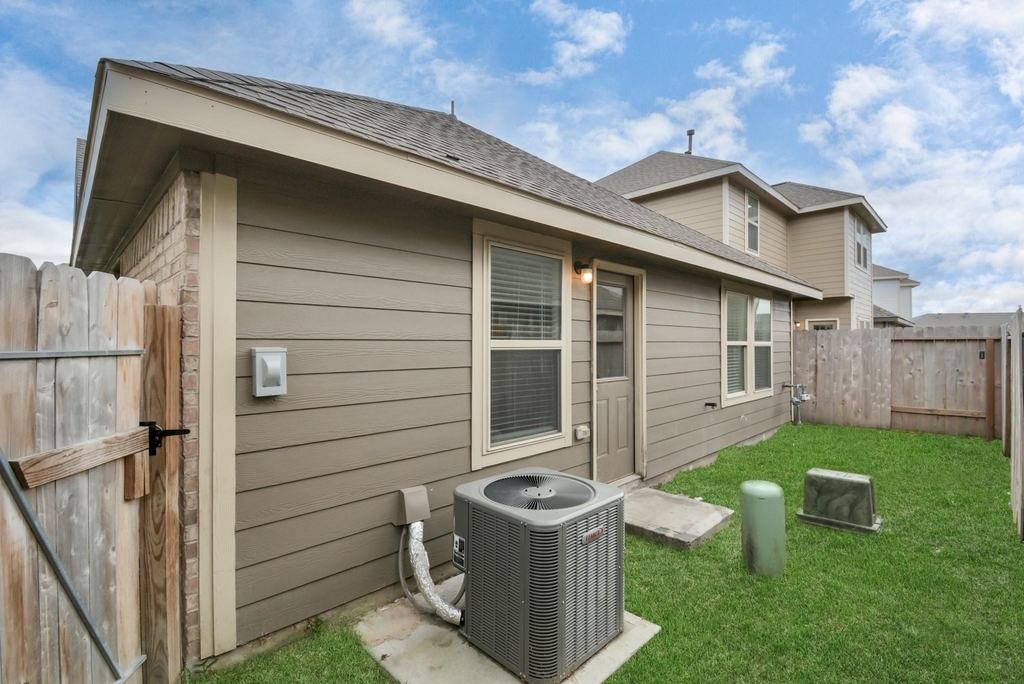 15826 Menlow Bend Drive - Photo 40