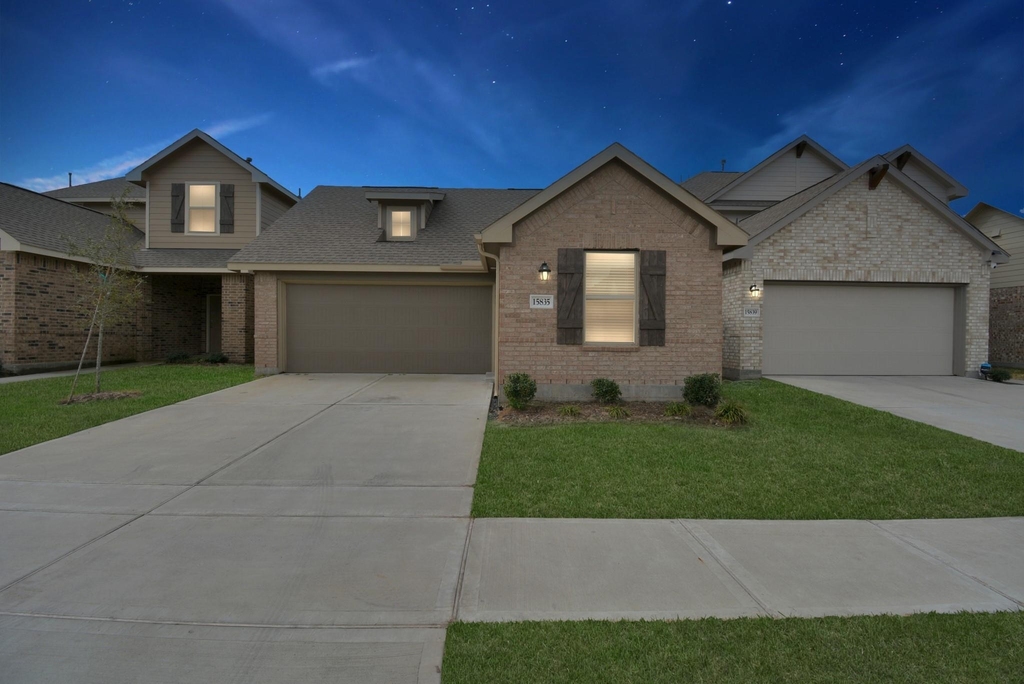 15826 Menlow Bend Drive - Photo 0