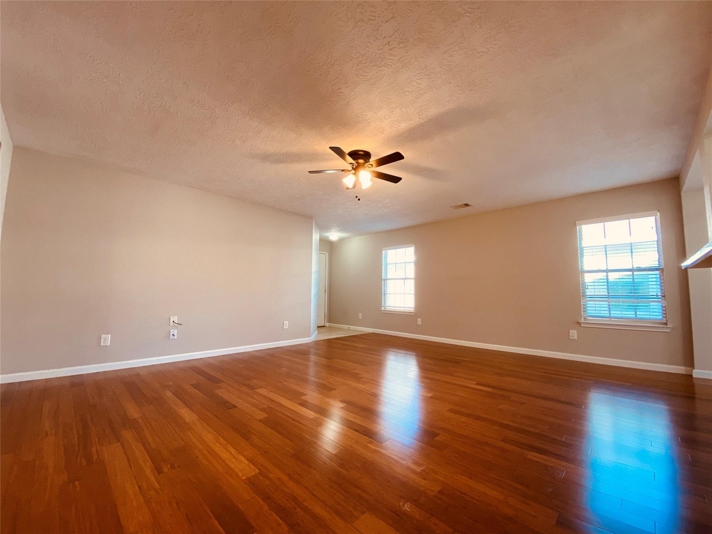 29206 Legends Valley Drive - Photo 4