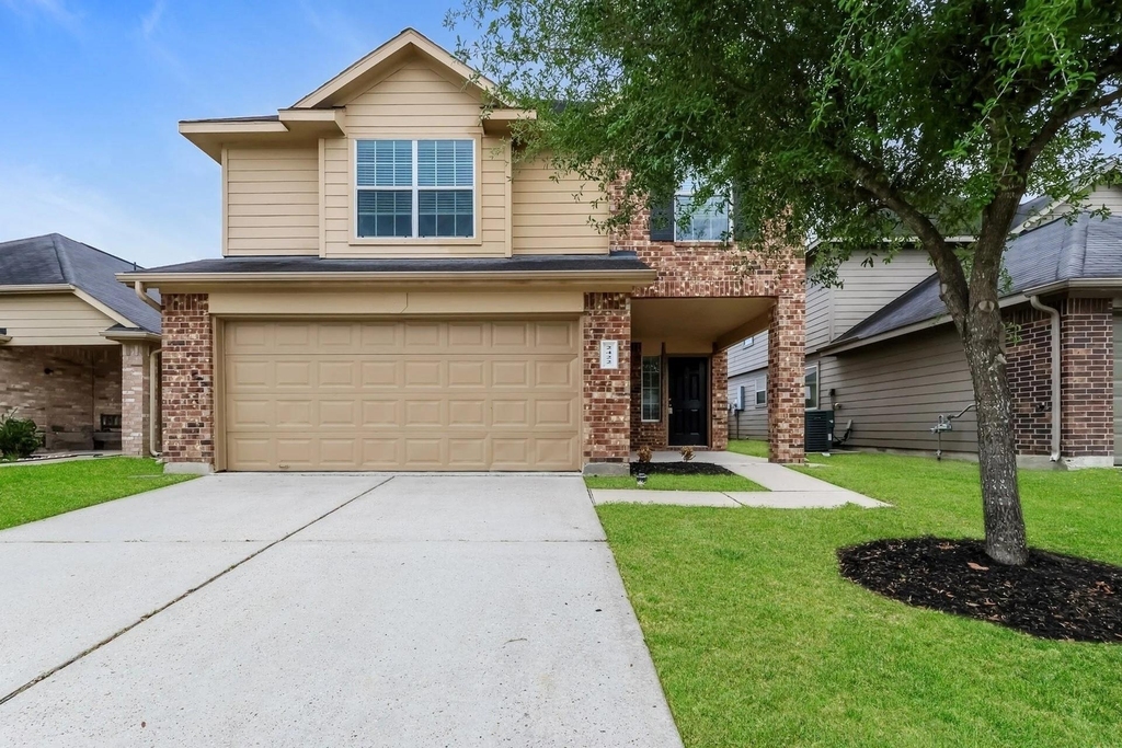 2422 Gibbs Bend Court - Photo 0