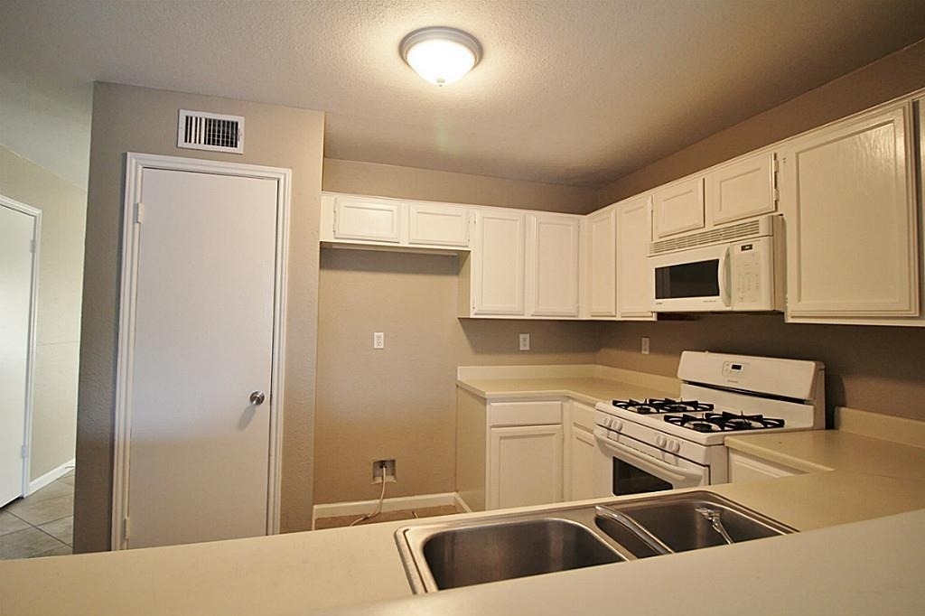 12026 Kleinmeadow Drive - Photo 4