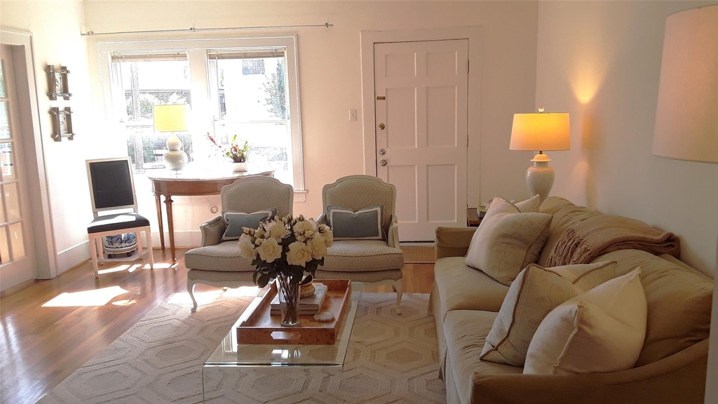 2311 Driscoll Street - Photo 2