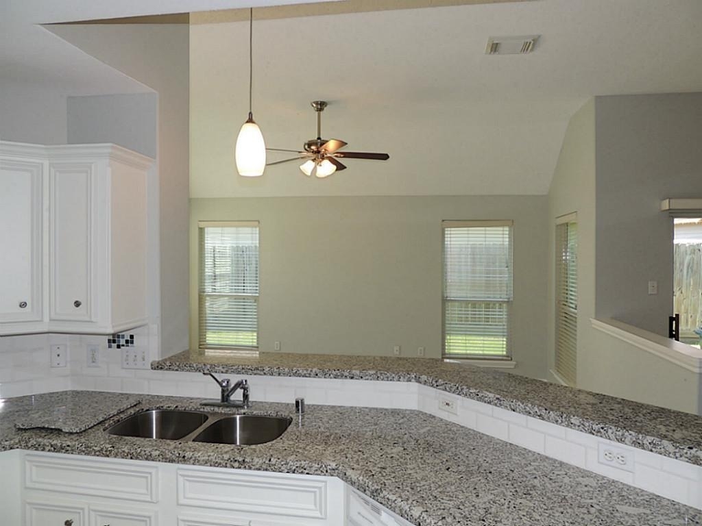 236 Canterbury Drive - Photo 4