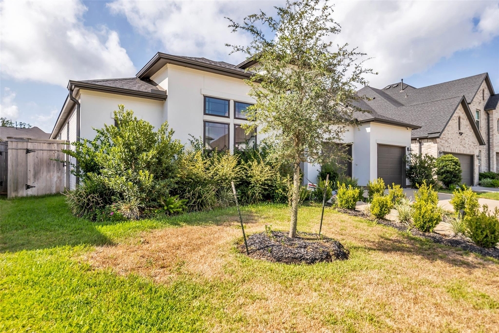 10922 Providence Court - Photo 2