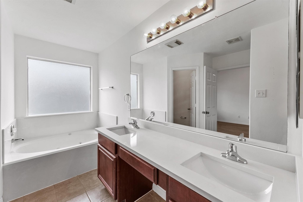 25107 Clover Ranch Drive - Photo 10