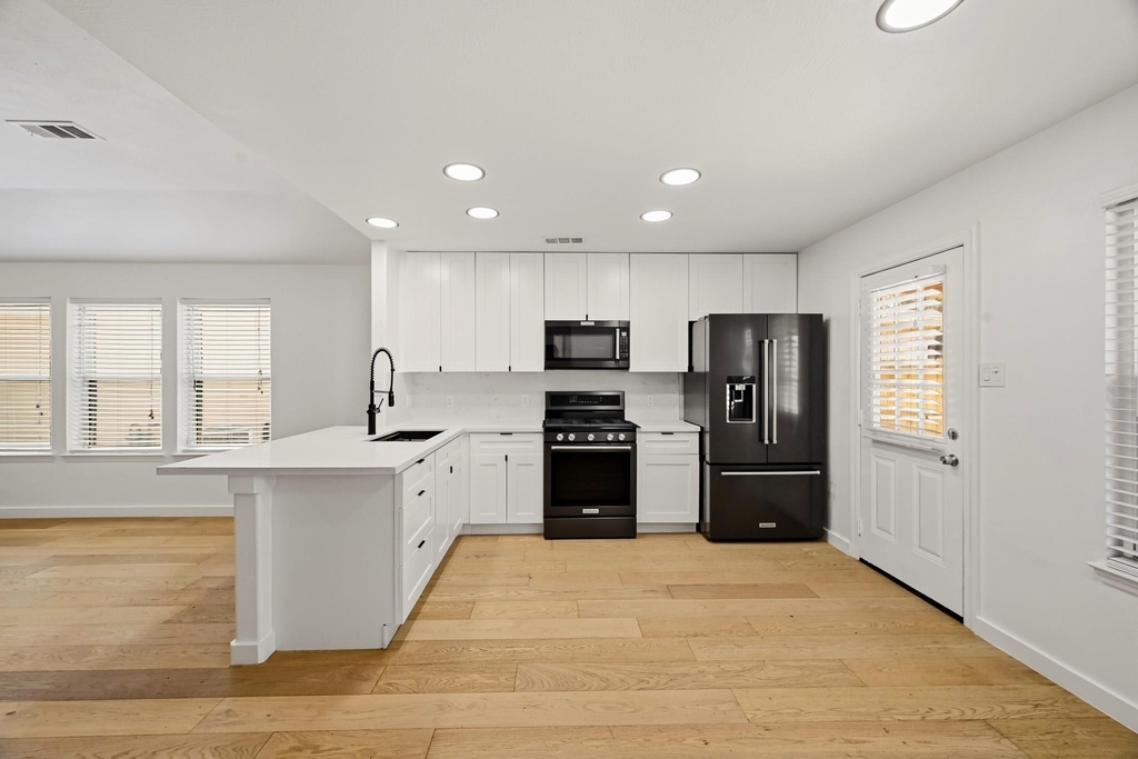 13510 Gospel Way - Photo 6