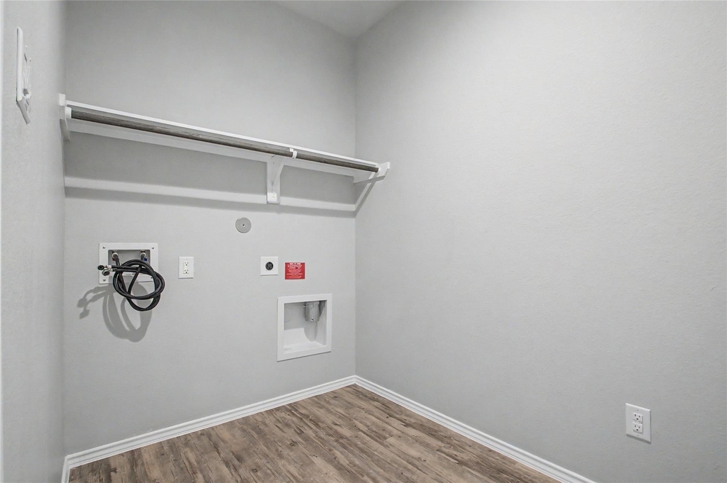 20926 Corisande Street - Photo 20