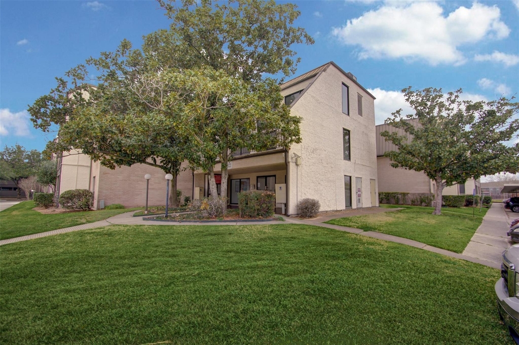 3045 Walnut Bend Lane - Photo 17