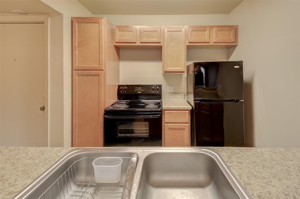 3045 Walnut Bend Lane - Photo 7