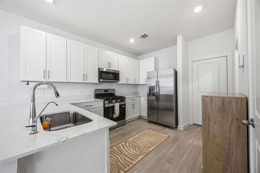 3614 Eclipse Court - Photo 10