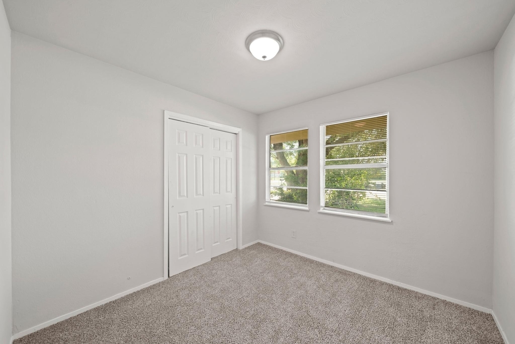 306 Pear Street - Photo 8