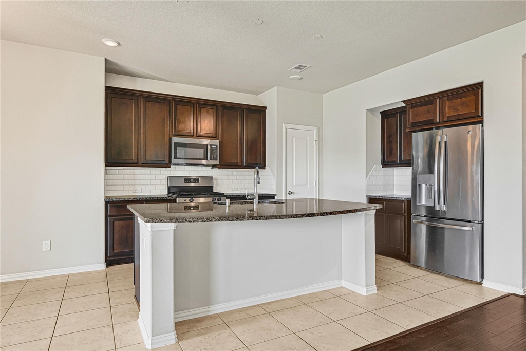 8414 Victoria Springs Drive - Photo 10