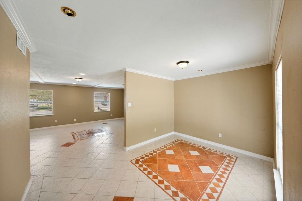 22831 Millgate Drive - Photo 7