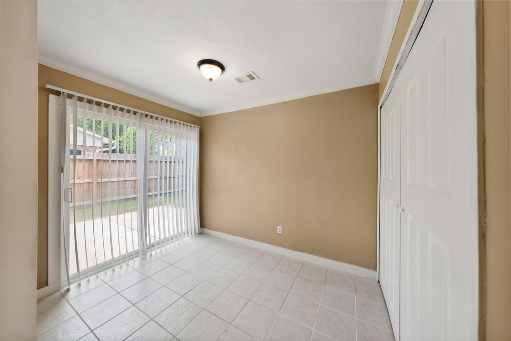 22831 Millgate Drive - Photo 11