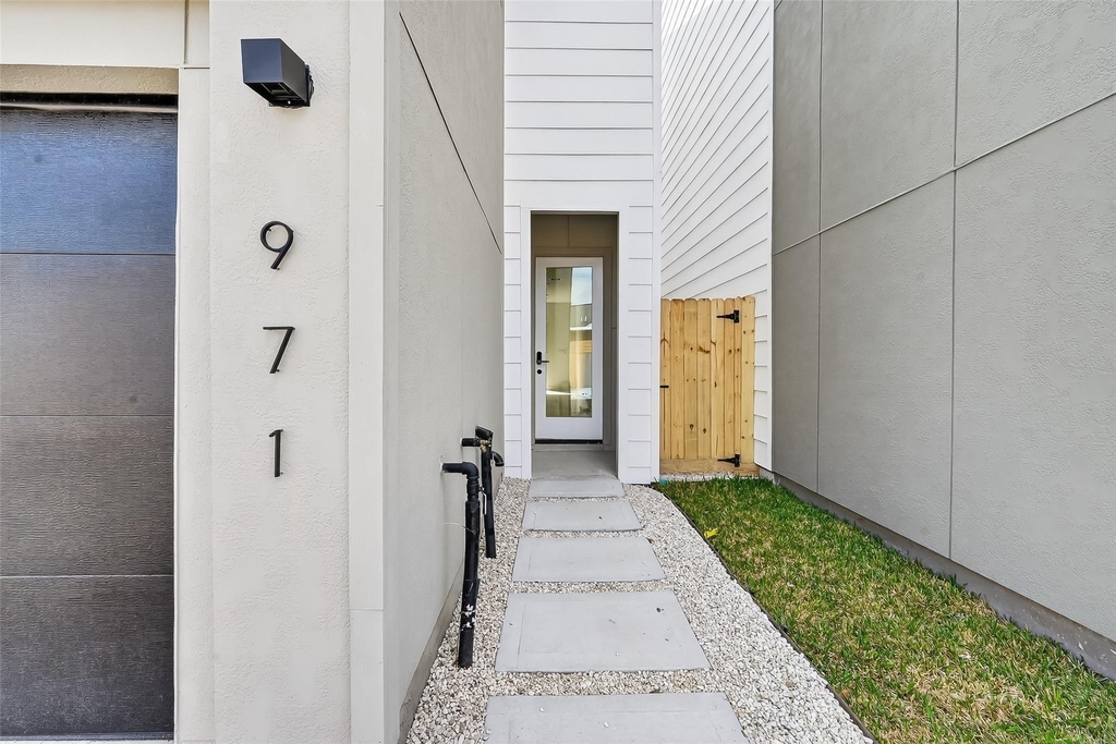 951 Highland Light Lane - Photo 1
