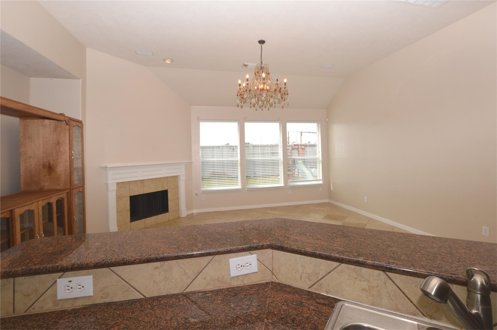 19415 Countryroad Drive - Photo 7