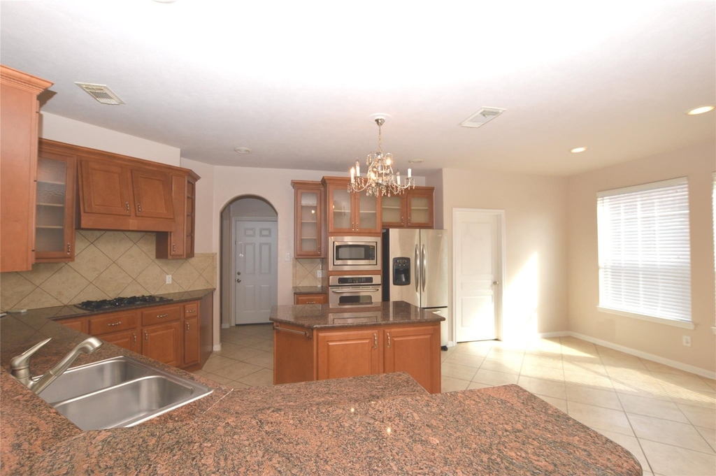 19415 Countryroad Drive - Photo 6