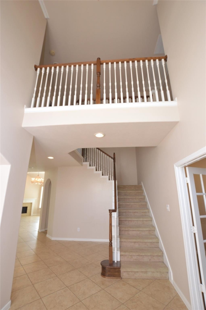 19415 Countryroad Drive - Photo 2