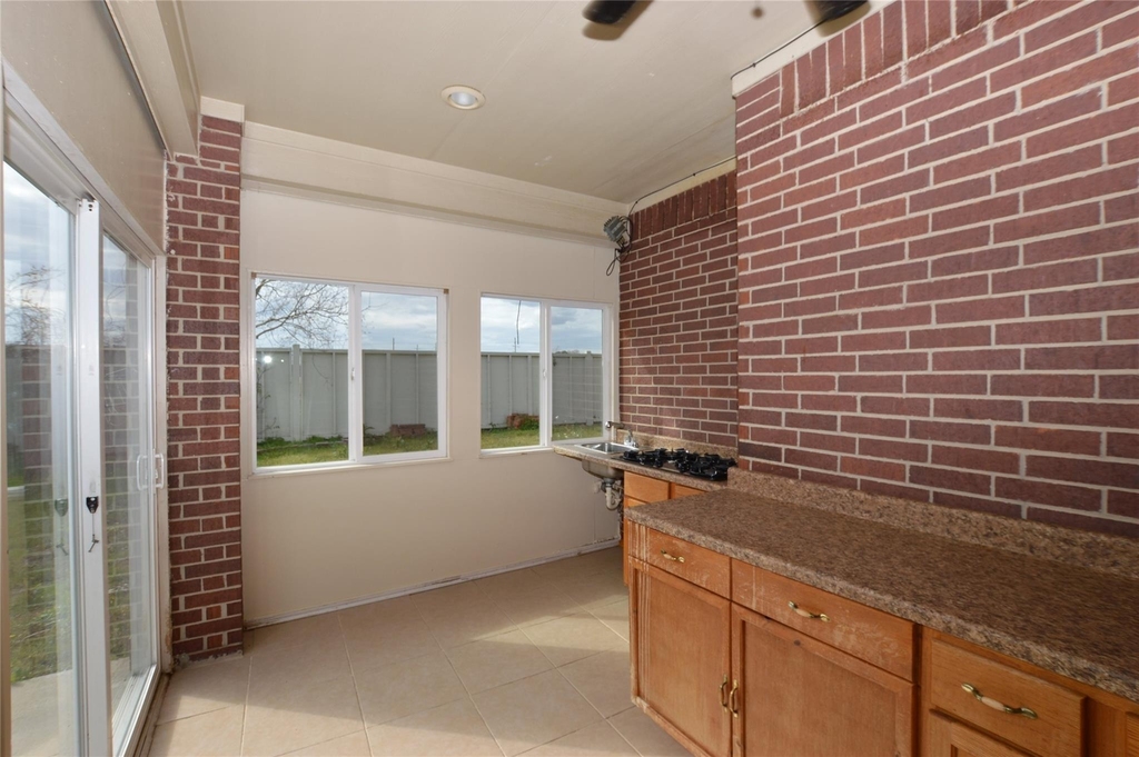 19415 Countryroad Drive - Photo 27