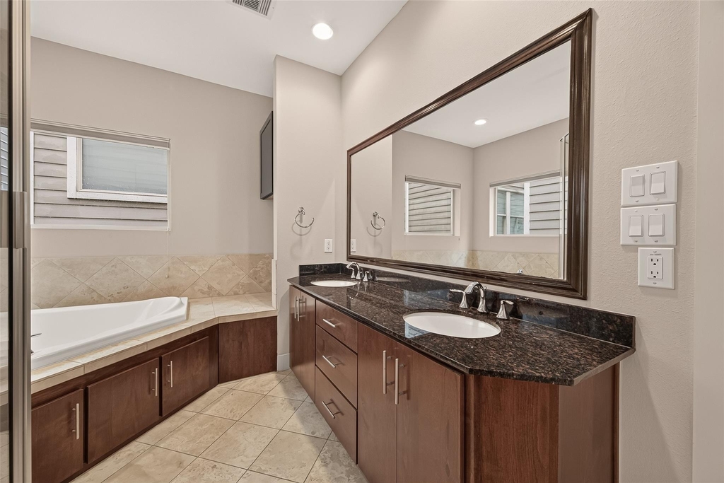 1510 Crockett Street - Photo 30