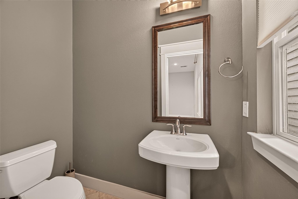 1510 Crockett Street - Photo 23