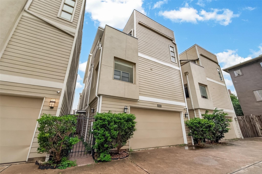 1510 Crockett Street - Photo 3