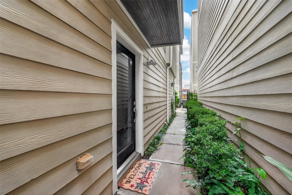 1510 Crockett Street - Photo 6