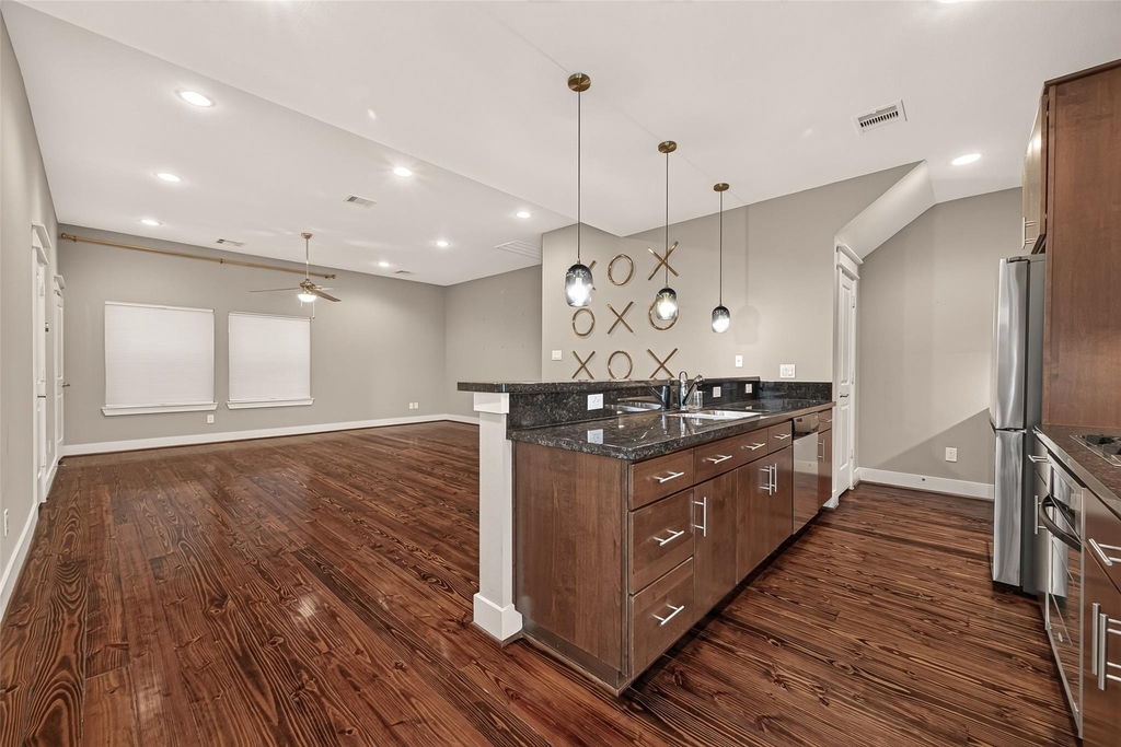 1510 Crockett Street - Photo 16