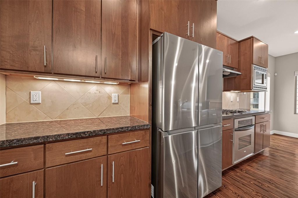 1510 Crockett Street - Photo 19
