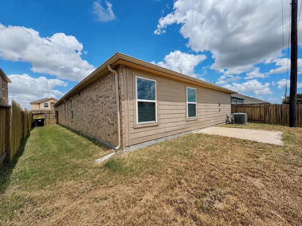 7942 Vacek Meadows Loop - Photo 18