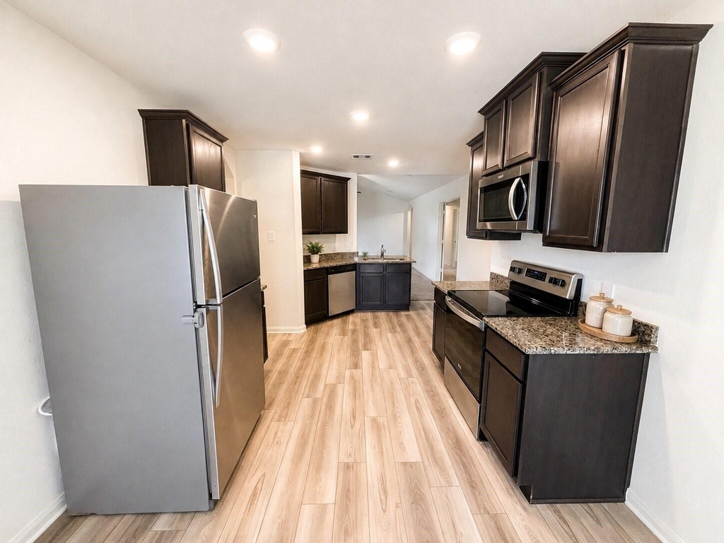 7942 Vacek Meadows Loop - Photo 3