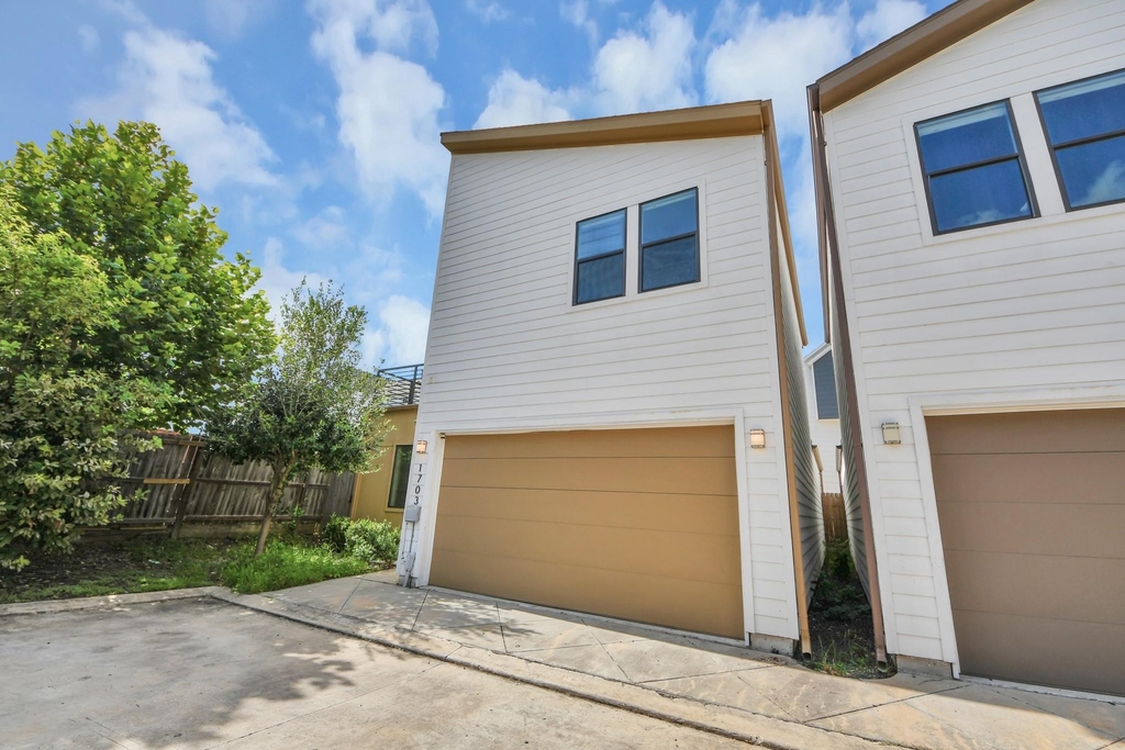 1703 Cedrocanna Lane - Photo 2