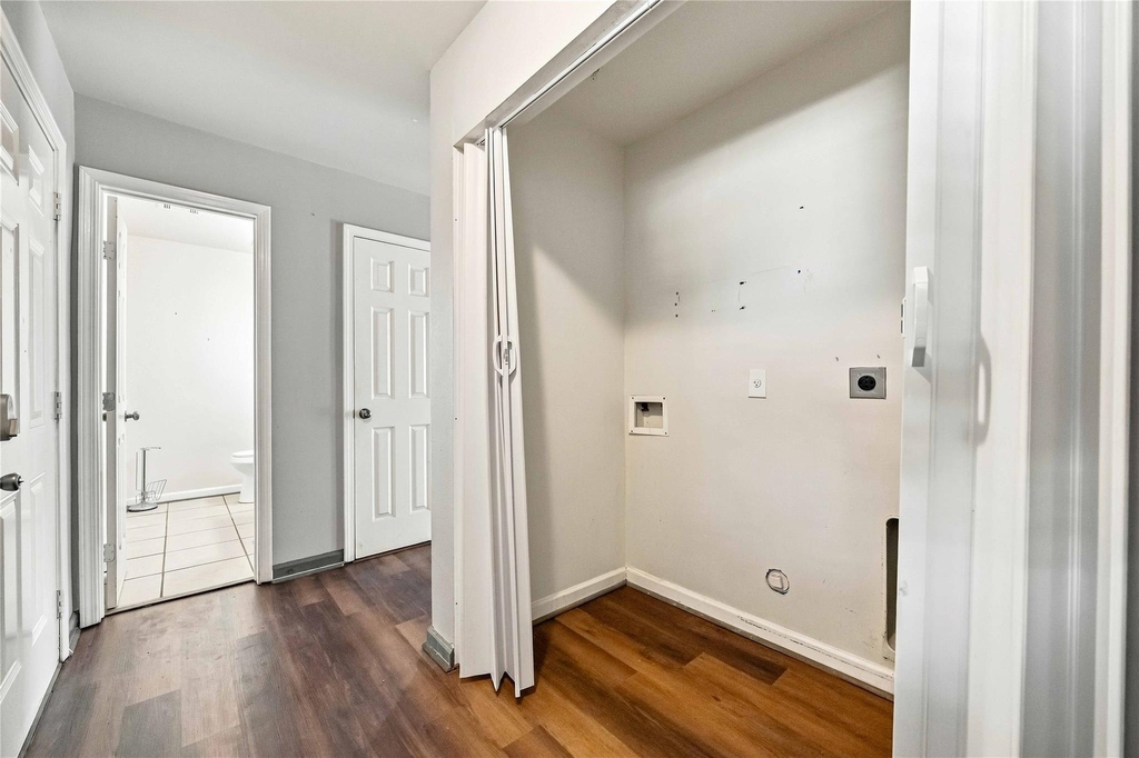 1814 Country Village Boulevard - Photo 9