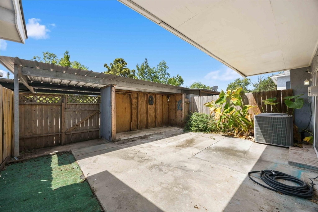 1814 Country Village Boulevard - Photo 22