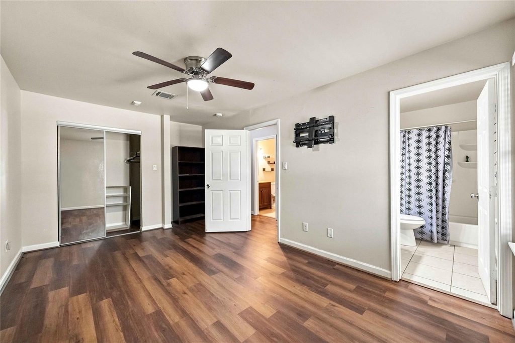 1814 Country Village Boulevard - Photo 12