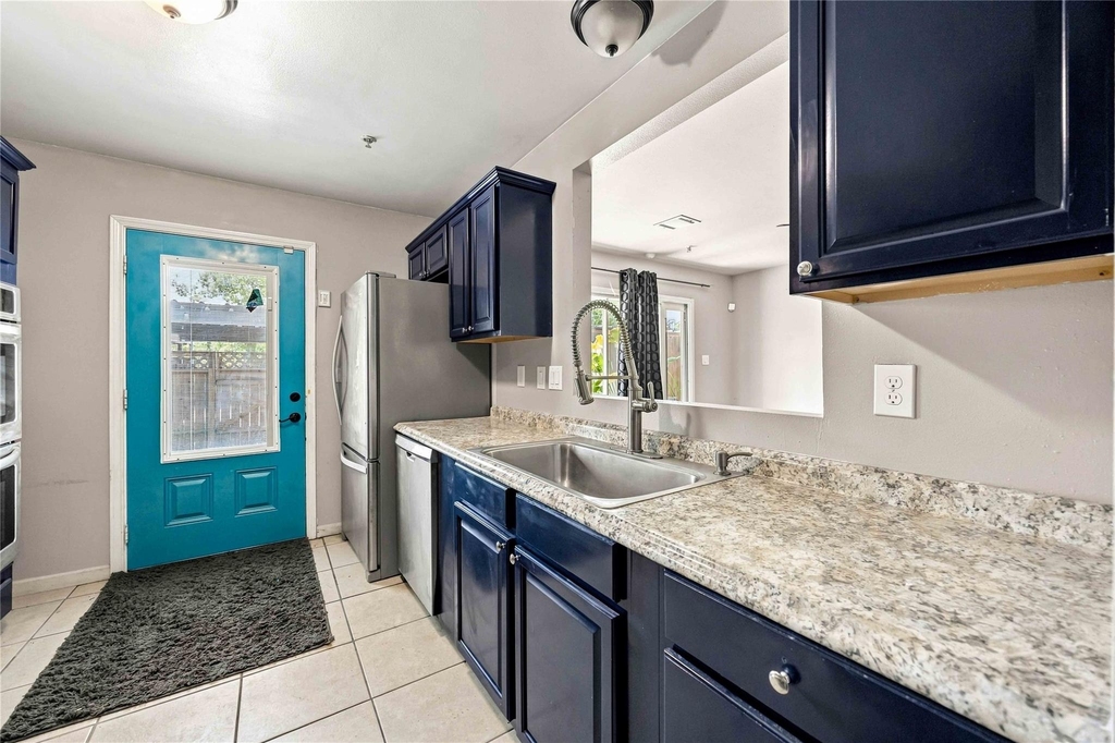1814 Country Village Boulevard - Photo 20