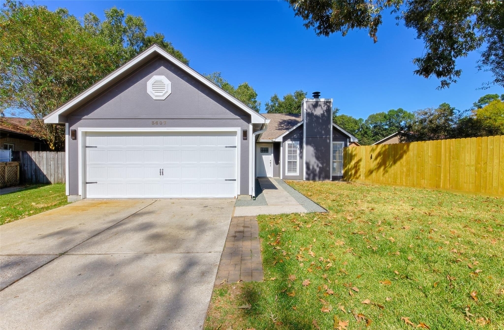 3607 Hampstead Court - Photo 0