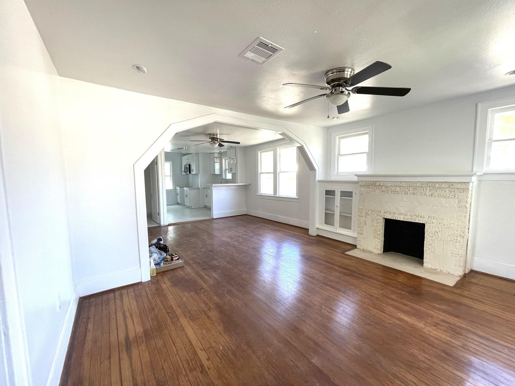 107 Sinclair Street - Photo 10
