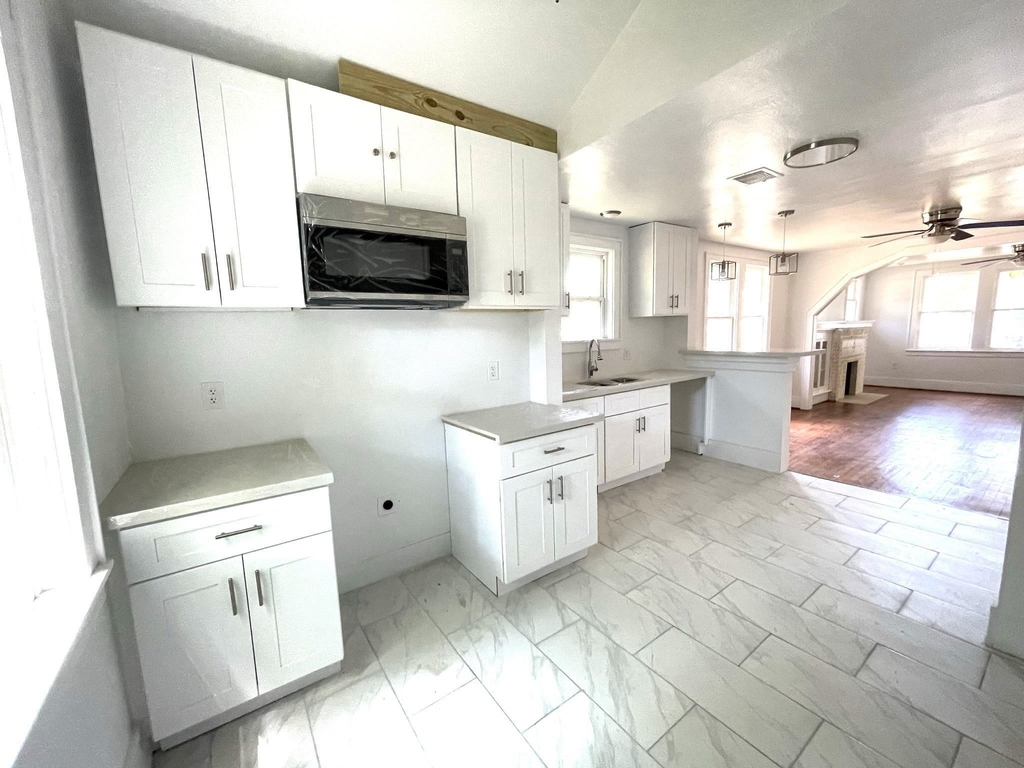 107 Sinclair Street - Photo 4
