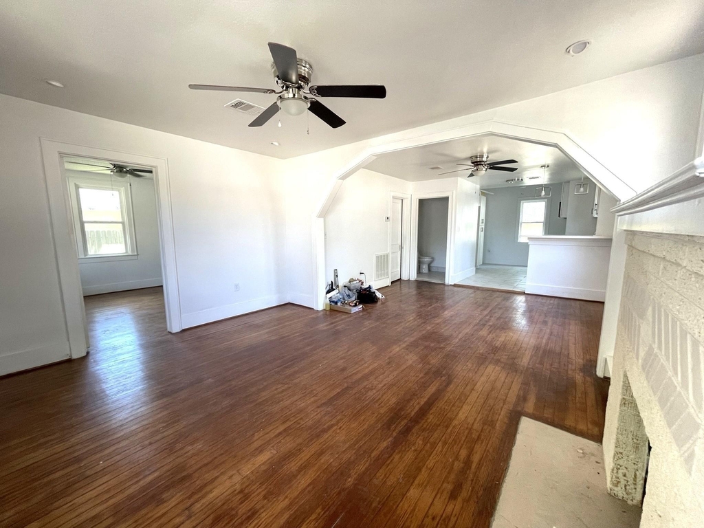 107 Sinclair Street - Photo 9