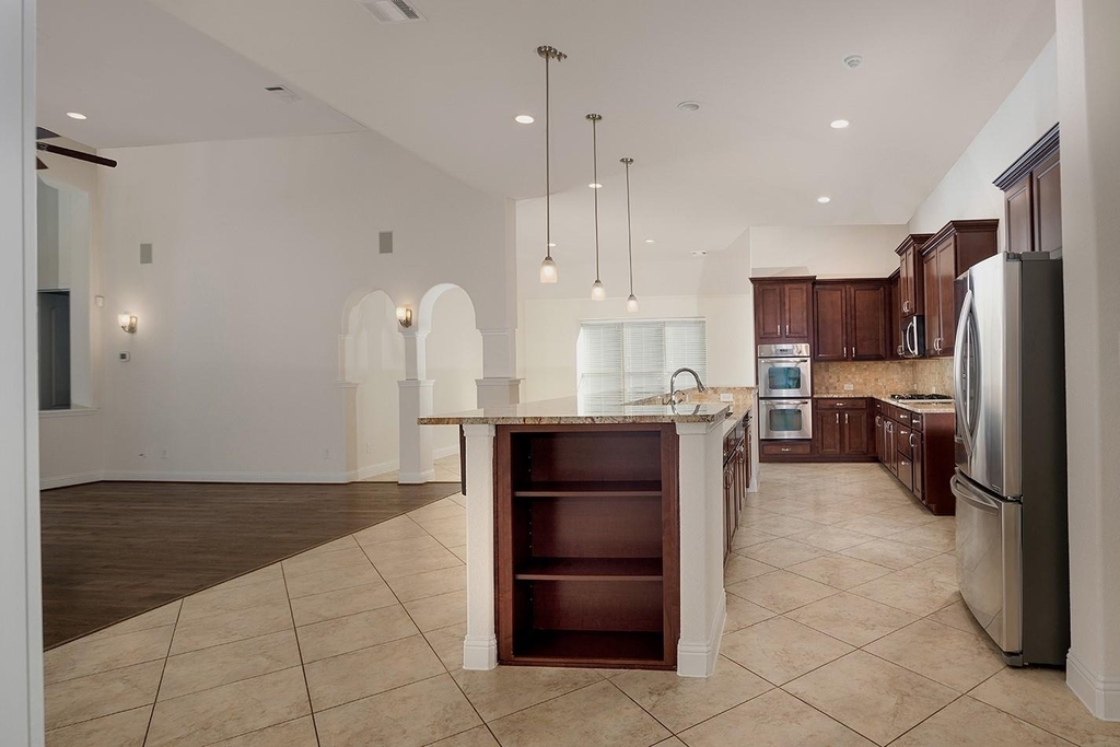 46 Caprice Bend Place - Photo 11