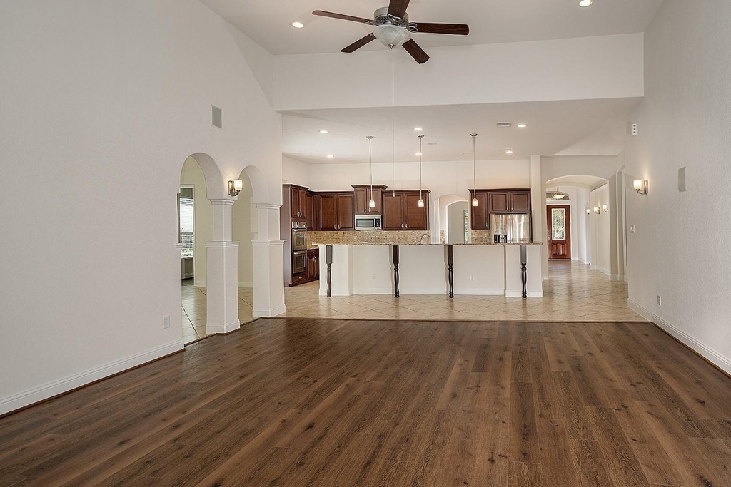 46 Caprice Bend Place - Photo 7