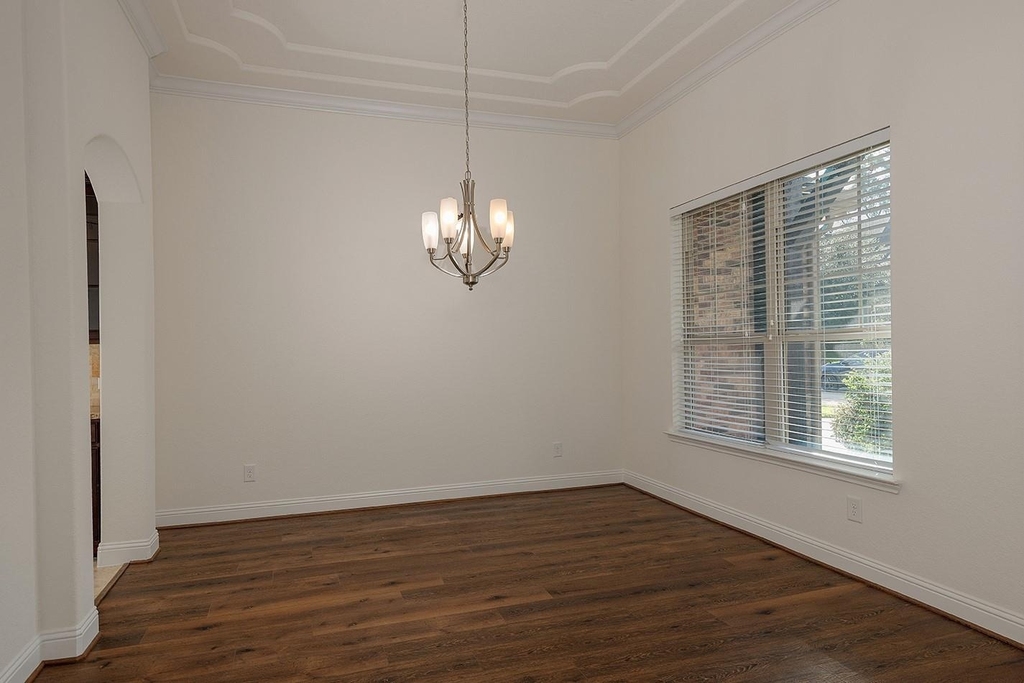 46 Caprice Bend Place - Photo 5