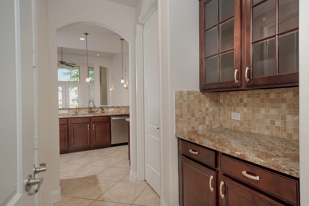 46 Caprice Bend Place - Photo 14